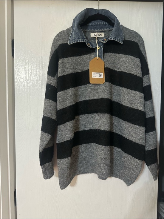 original usa Sweaters - Gray sweater with black stripes and denim collar